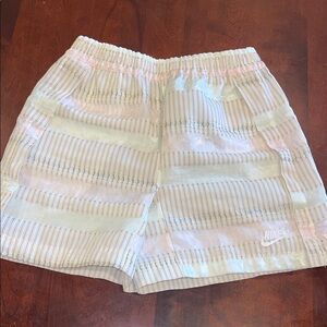 1512102 NIKE Earth Day Taffeta Mid-Rise Athleisure Pull-On Shrt White/Multicolor